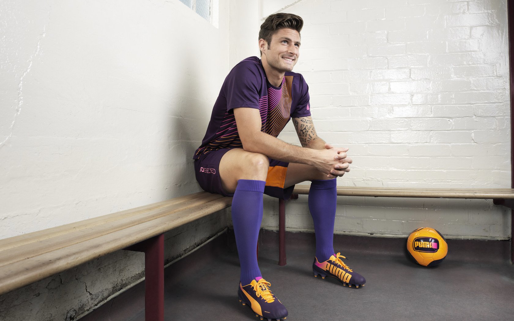 浓眉哥一锤定音，尼克斯完胜青岛队背后的战术密码